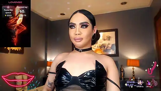 Snapshot of FridaHumphrey chatting on 03-04-26, 06:58 FridaHumphrey online show from 03-04-26, 06:58