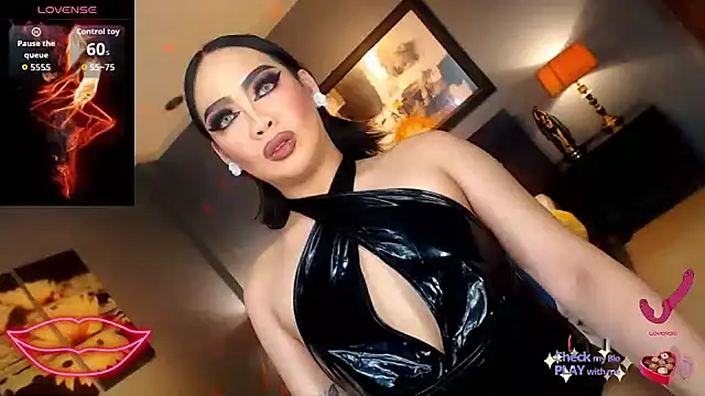 Snapshot of FridaHumphrey chatting on 03-23-26, 06:56 FridaHumphrey online show from 03-23-26, 06:56