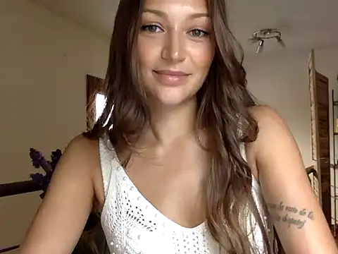 Snapshot of Sainaa1 chatting on 09-17-25, 01:57 Sainaa1 online show from 09-17-25, 01:57