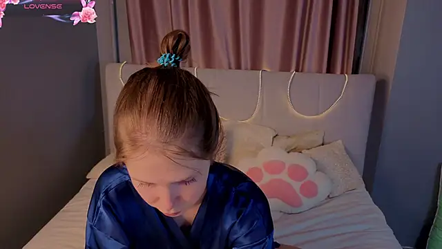 Snapshot of BeatrixCarIeton chatting on 09-12-25, 09:37 BeatrixCarIeton online show from 09-12-25, 09:37