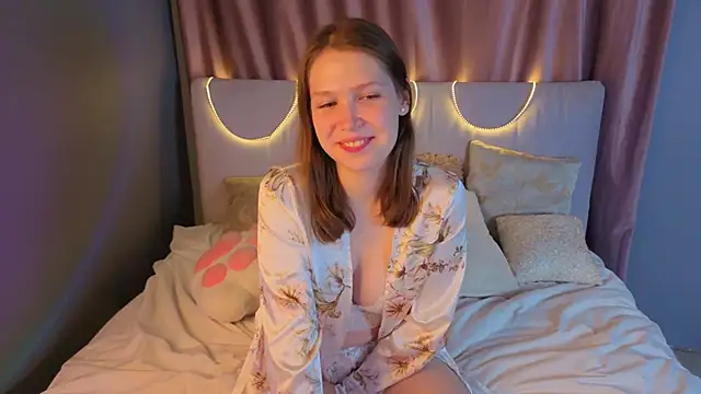Snapshot of BeatrixCarIeton chatting on 09-17-25, 06:42 BeatrixCarIeton online show from 09-17-25, 06:42