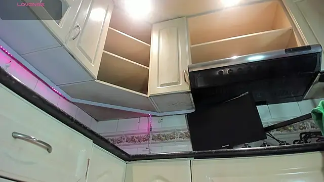 VictoriaPowell online show from 10-03-25, 12:02