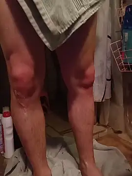 Twoslipperywhenwett online show from 12-22-25, 03:58