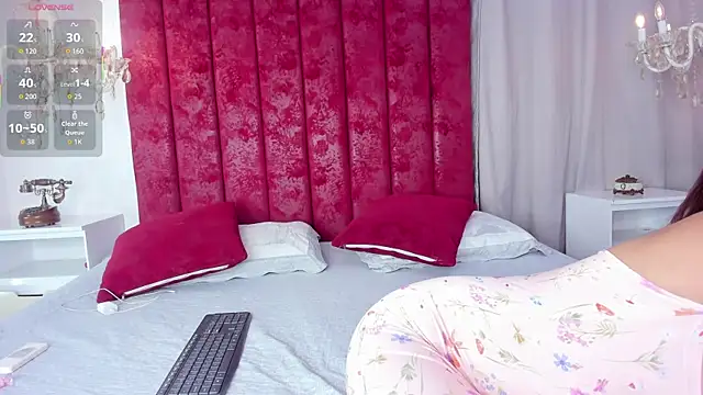 Melody smiith  online show from 09-17-25, 03:46