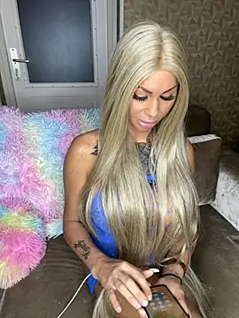 dutchbarbie online show from 10-18-25, 05:03