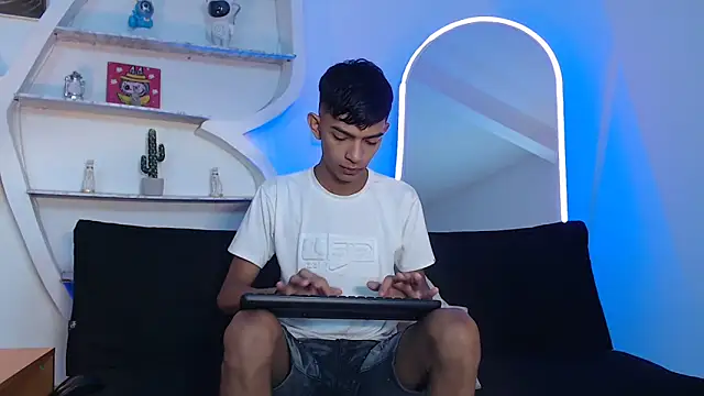 PRETTY SEX1 online show from 10-03-25, 01:19