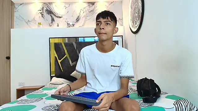 PRETTY SEX1 online show from 10-04-25, 01:42