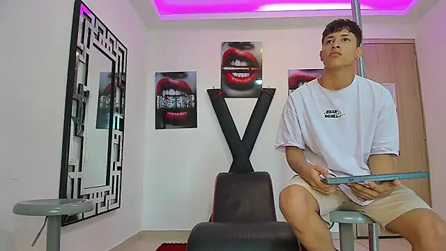 RED EMPIRE online show from 09-23-25, 01:25