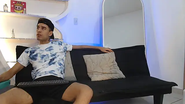 RED EMPIRE online show from 10-19-25, 01:39