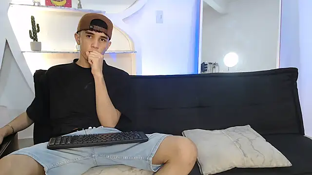 RED EMPIRE online show from 10-21-25, 01:28