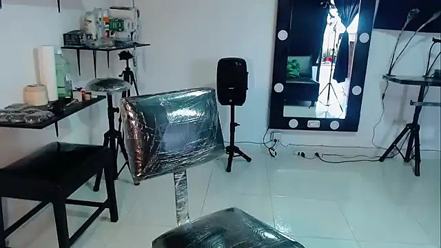 Snapshot of Sam_Blue chatting on 10-21-25, 11:55 Sam Blue online show from 10-21-25, 11:55