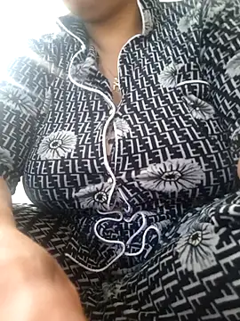 Snapshot of rousaa chatting on 01-10-26, 01:02 rousaa online show from 01-10-26, 01:02