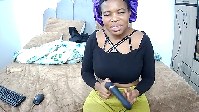 Snapshot of CharlotteXXX chatting on 10-20-25, 11:32 CharlotteXXX online show from 10-20-25, 11:32