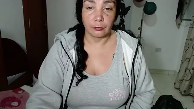 Vivian milf paint online show from 09-19-25, 03:19