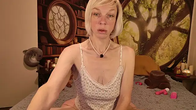 Snapshot of HaileeAtHome chatting on 07-23-26, 11:30 HaileeAtHome online show from 07-23-26, 11:30