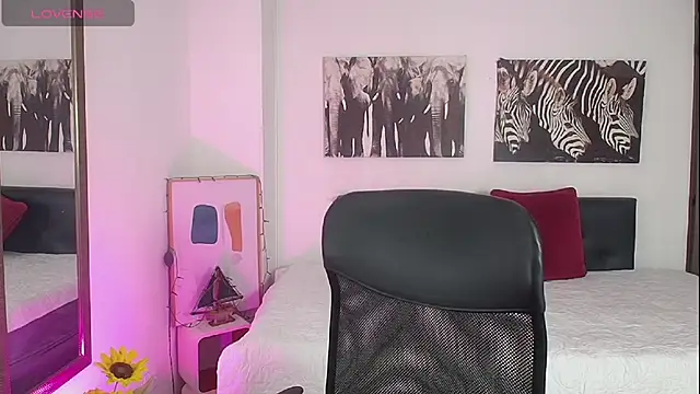 Snapshot of BarbaraGil1 chatting on 09-09-25, 01:21 BarbaraGil1 online show from 09-09-25, 01:21