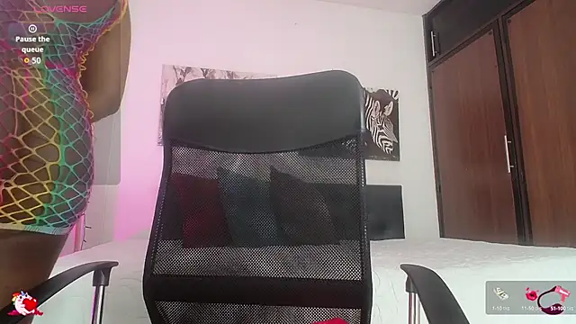 Snapshot of BarbaraGil1 chatting on 09-30-25, 02:00 BarbaraGil1 online show from 09-30-25, 02:00