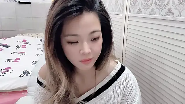 Snapshot of Holiland chatting on 11-04-25, 12:43 Holiland online show from 11-04-25, 12:43