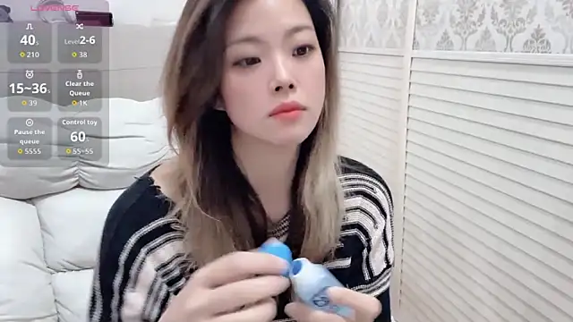 Snapshot of Holiland chatting on 11-06-25, 01:17 Holiland online show from 11-06-25, 01:17