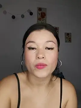 Snapshot of Meriilyn_Monroe724 chatting on 03-12-26, 04:02 Meriilyn Monroe724 online show from 03-12-26, 04:02