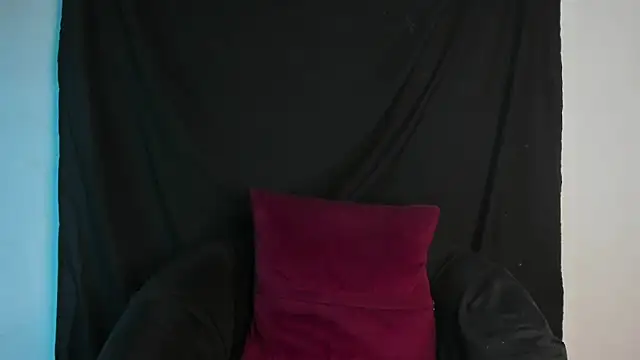 Snapshot of Britney_Rose chatting on 03-17-26, 04:50 Britney Rose online show from 03-17-26, 04:50