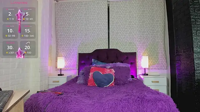 Zamara Kleii online show from 10-18-25, 08:04