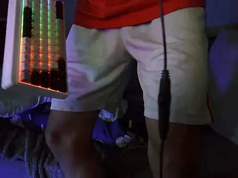 Snapshot of boyhigh1997 chatting on 09-13-25, 07:08 boyhigh1997 online show from 09-13-25, 07:08