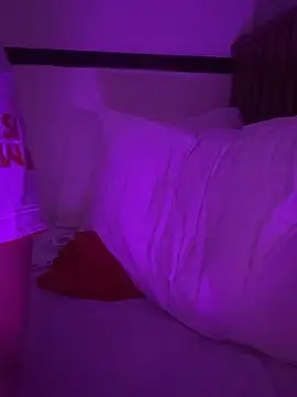 Snapshot of boyhigh1997 chatting on 09-28-25, 05:24 boyhigh1997 online show from 09-28-25, 05:24