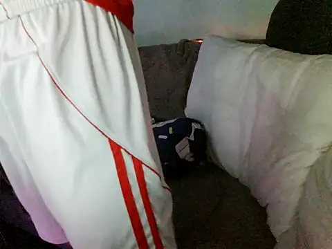 Snapshot of boyhigh1997 chatting on 10-12-25, 05:34 boyhigh1997 online show from 10-12-25, 05:34