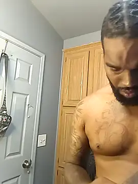 Snapshot of EbonyKing69 chatting on 10-21-25, 05:30 EbonyKing69 online show from 10-21-25, 05:30