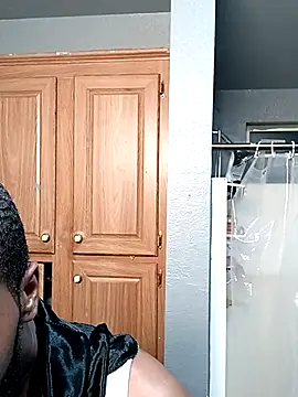 Snapshot of EbonyKing69 chatting on 11-05-25, 11:43 EbonyKing69 online show from 11-05-25, 11:43