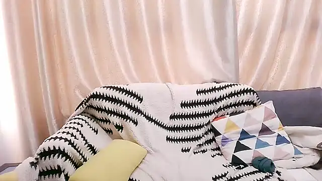 Snapshot of Tsia-Die chatting on 10-10-25, 05:17 Tsia-Die online show from 10-10-25, 05:17