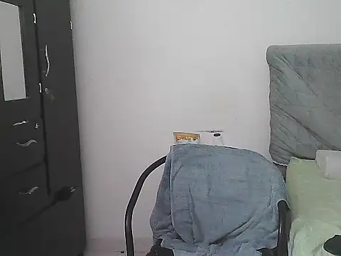 morenocabro10 online show from 05-06-26, 04:19
