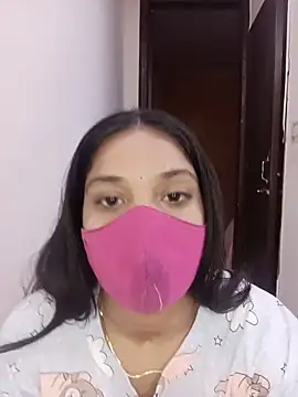 Cute Rakhi8 online show from 06-18-26, 09:36