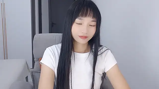 Snapshot of Lisa-3333 chatting on 10-12-25, 01:54 Lisa-3333 online show from 10-12-25, 01:54