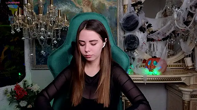 IvoryWood  online show from 11-10-25, 04:17