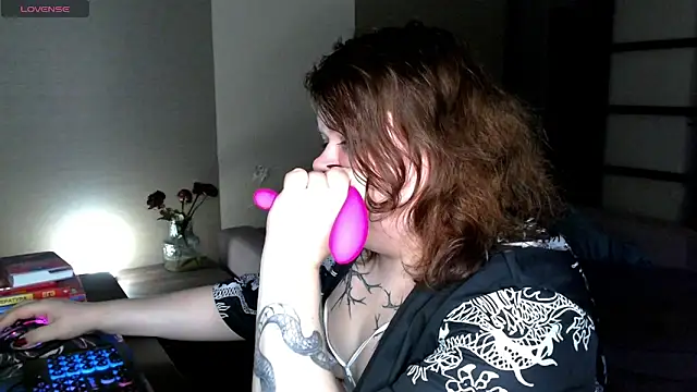 Romy Addams online show from 10-30-25, 02:40