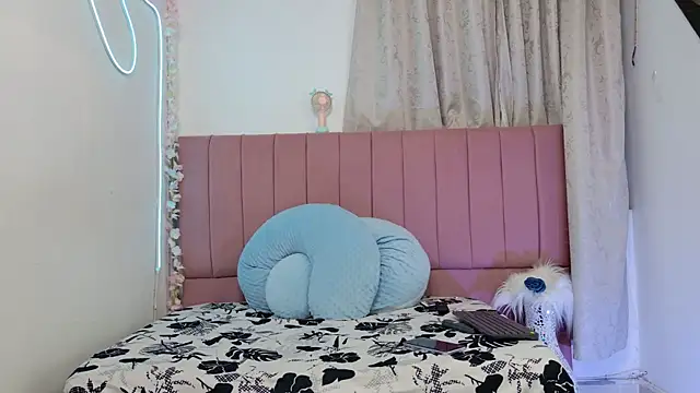 sukilove18 online show from 09-19-25, 11:16