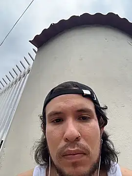 Snapshot of Luxx_14 chatting on 02-01-26, 11:31 Luxx 14 online show from 02-01-26, 11:31