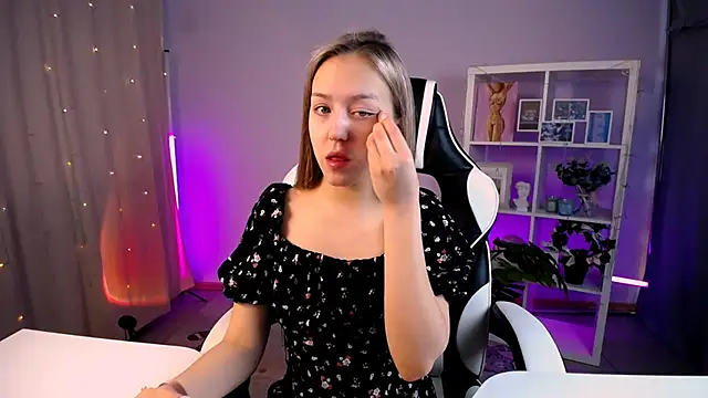 Snapshot of CindySparkl chatting on 02-28-26, 03:18 CindySparkl online show from 02-28-26, 03:18