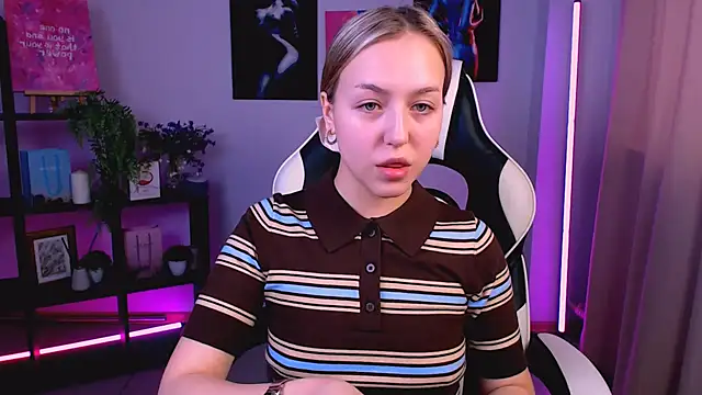 Snapshot of CindySparkl chatting on 03-06-26, 03:58 CindySparkl online show from 03-06-26, 03:58