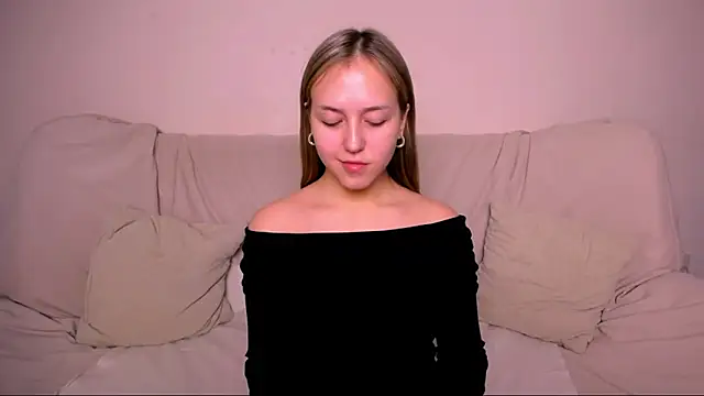 Snapshot of CindySparkl chatting on 03-13-26, 03:57 CindySparkl online show from 03-13-26, 03:57