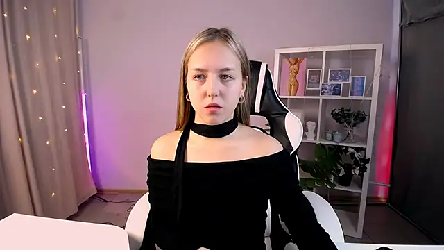 Snapshot of CindySparkl chatting on 03-15-26, 05:57 CindySparkl online show from 03-15-26, 05:57