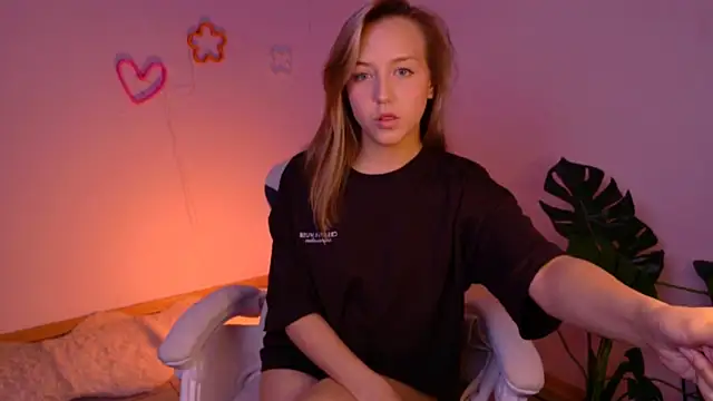 CindySparkl online show from 06-13-26, 04:43