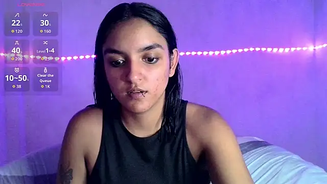 Snapshot of Ari_20_ chatting on 04-10-26, 05:17 Ari 20 online show from 04-10-26, 05:17