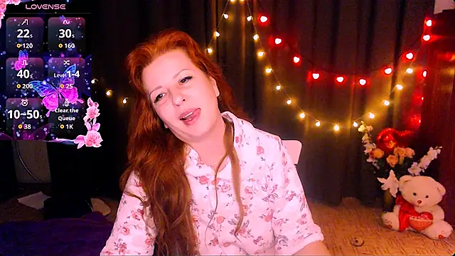 Snapshot of Crystal2207 chatting on 10-24-25, 12:41 Crystal2207 online show from 10-24-25, 12:41