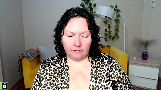 Snapshot of milf_hornys chatting on 11-10-25, 04:28 milf hornys online show from 11-10-25, 04:28