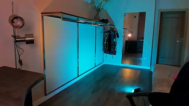 Meri Cutte online show from 03-25-26, 01:39