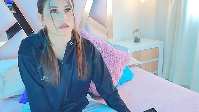 mia ailyn  online show from 10-04-25, 01:53