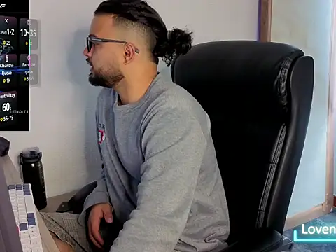 Snapshot of Ernesto-Rodriguez82 chatting on 09-26-25, 03:38 Ernesto-Rodriguez82 online show from 09-26-25, 03:38